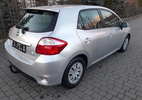 Toyota Auris cena 26000 przebieg: 179000, rok produkcji 2011 z Podkowa Leśna małe 191